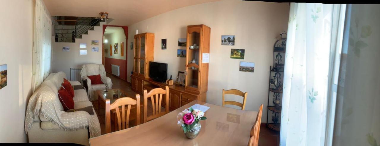 Apartamento Turistico El Esquilon Calzadilla Exteriör bild